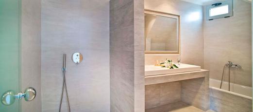 2-bedroom-suite-agali-houses-firostafani-santorini-15.jpg